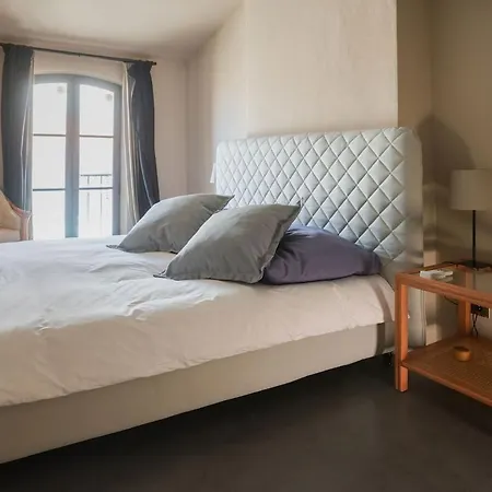 Beautiful House In The Heart Of Tropez ! בית נופש סן טרופז