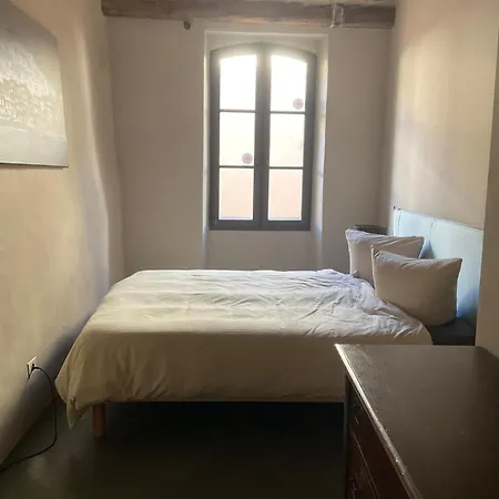 Beautiful House In The Heart Of Tropez ! בית נופש