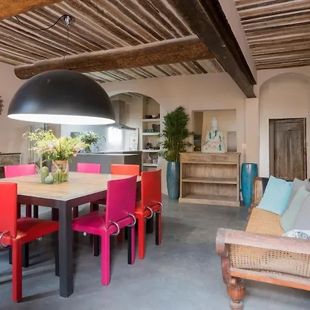 בית נופש Beautiful House In The Heart Of Tropez !