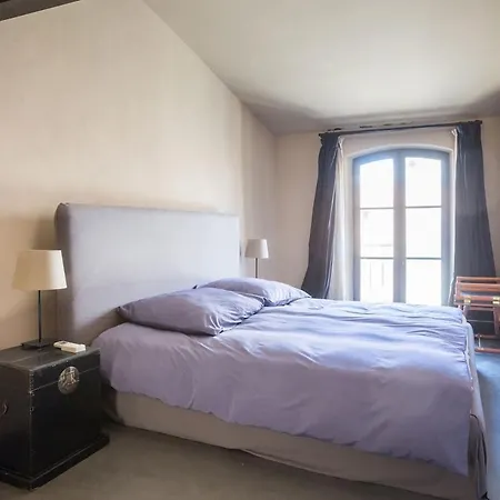 Beautiful House In The Heart Of Tropez ! בית נופש